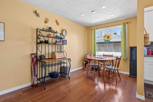 124 Lynnbrook Road Se, Calgary, AB - Indoor