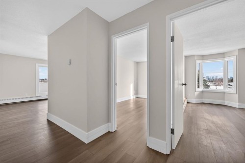 315-335 Garry Crescent Ne, Calgary, AB - Indoor Photo Showing Other Room