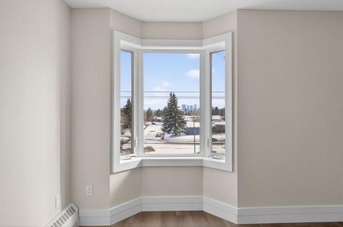 315-335 Garry Crescent Ne, Calgary, AB - Indoor Photo Showing Other Room