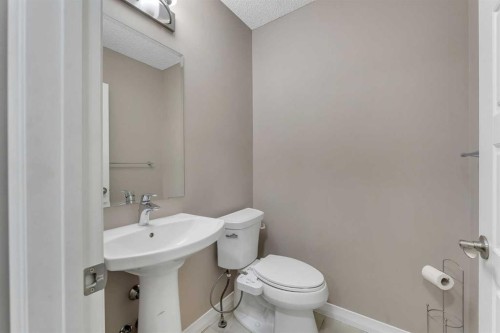 96 Cornerstone Passage Ne, Calgary, AB - Indoor Photo Showing Bathroom