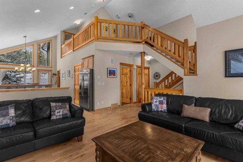 147 Hubman Landing, Canmore, AB - Indoor Photo Showing Living Room