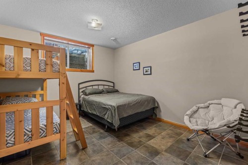 147 Hubman Landing, Canmore, AB - Indoor Photo Showing Bedroom