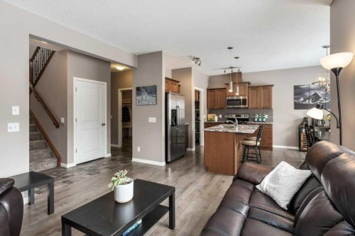 105 Wildrose Green, Strathmore, AB - Indoor Photo Showing Living Room