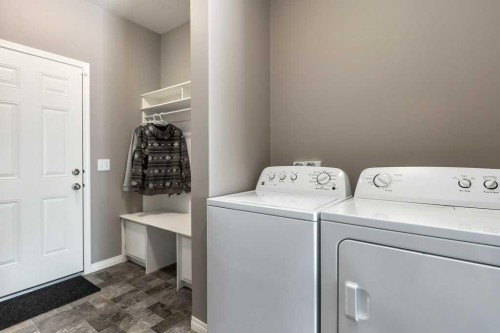 105 Wildrose Green, Strathmore, AB - Indoor Photo Showing Laundry Room
