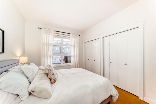 404-1000 Centre Avenue Ne, Calgary, AB - Indoor Photo Showing Bedroom
