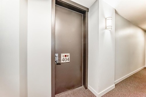 404-1000 Centre Avenue Ne, Calgary, AB - Indoor Photo Showing Other Room