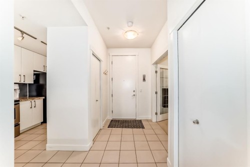 404-1000 Centre Avenue Ne, Calgary, AB - Indoor