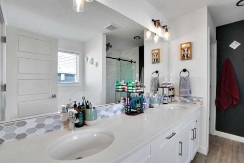 188 Brander Avenue, Langdon, AB - Indoor Photo Showing Bathroom