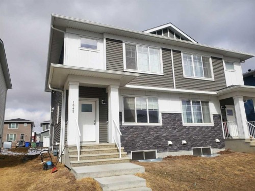 1045 West Lakeview Drive  Chestermere, AB T1X 2T2