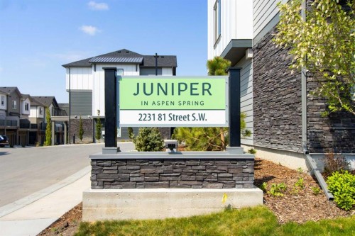 111-2231 81St Street Sw, Calgary, AB - Outdoor