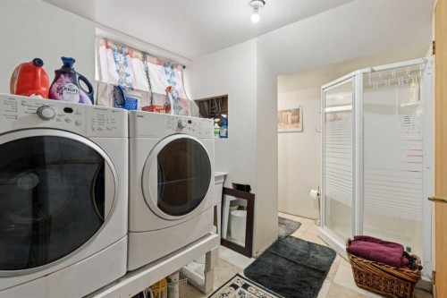 12 Westwood Crescent Sw, Calgary, AB - Indoor Photo Showing Laundry Room