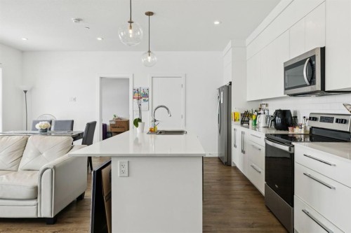 1415-60 Skyview Ranch Road Ne, Calgary, AB - Indoor Photo Showing Kitchen With Upgraded Kitchen
