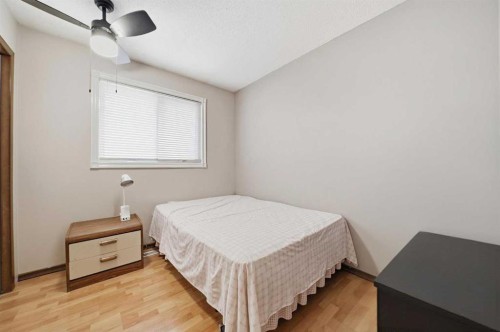 488 Templevale Drive Ne, Calgary, AB - Indoor Photo Showing Bedroom