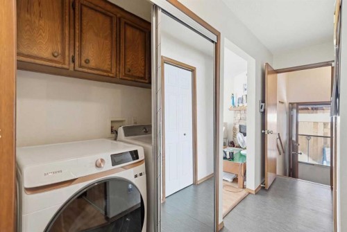 488 Templevale Drive Ne, Calgary, AB - Indoor Photo Showing Laundry Room