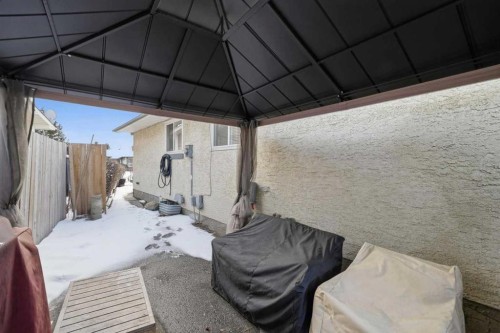 488 Templevale Drive Ne, Calgary, AB - Outdoor
