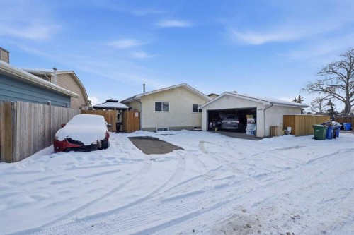 488 Templevale Drive Ne, Calgary, AB - Outdoor