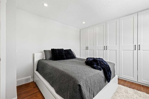23 Millbank Drive Sw, Calgary, AB - Indoor Photo Showing Bedroom