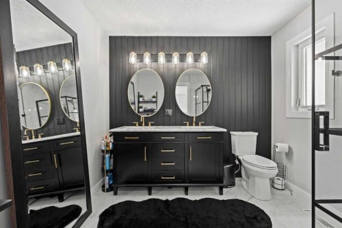 23 Millbank Drive Sw, Calgary, AB - Indoor Photo Showing Bathroom