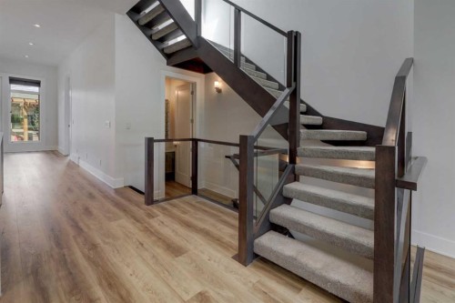 3422 5 Avenue Nw, Calgary, AB - Indoor Photo Showing Other Room