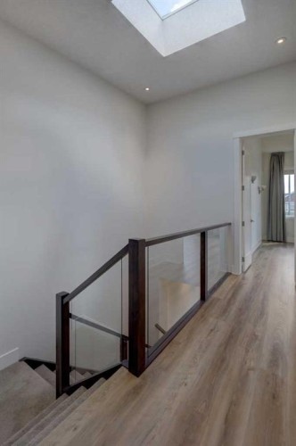 3422 5 Avenue Nw, Calgary, AB - Indoor Photo Showing Other Room
