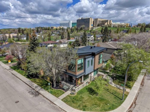 3422 5 Avenue Nw, Calgary, AB - Outdoor With View