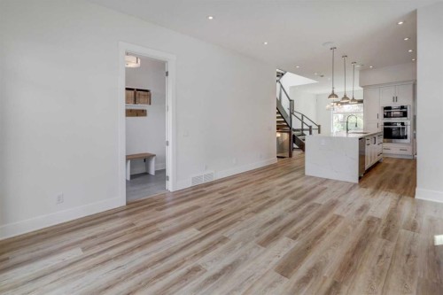 3422 5 Avenue Nw, Calgary, AB - Indoor Photo Showing Kitchen
