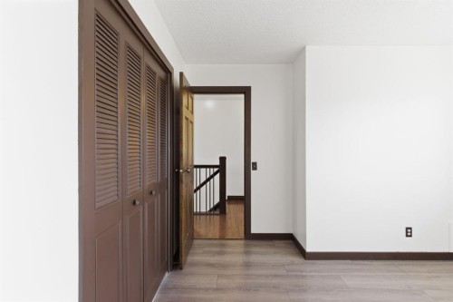 1315 Lake Michigan Crescent Se, Calgary, AB - Indoor Photo Showing Other Room