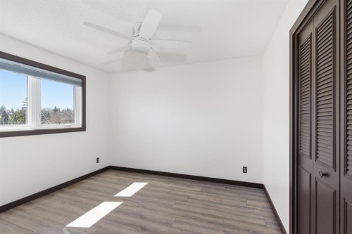 1315 Lake Michigan Crescent Se, Calgary, AB - Indoor Photo Showing Other Room