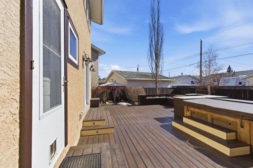 1315 Lake Michigan Crescent Se, Calgary, AB - Outdoor With Exterior