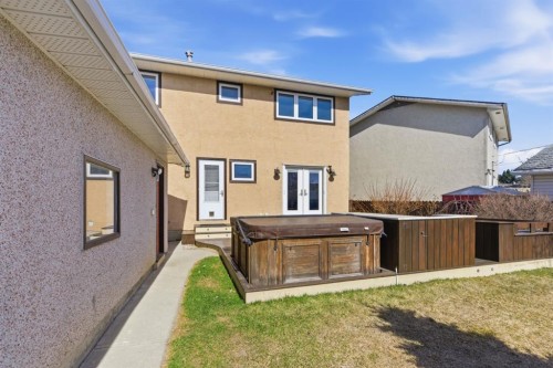 1315 Lake Michigan Crescent Se, Calgary, AB - Outdoor With Exterior