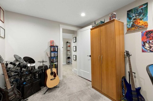48 Cedargrove Road Sw, Calgary, AB - Indoor Photo Showing Other Room