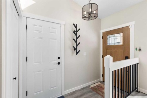 48 Cedargrove Road Sw, Calgary, AB - Indoor Photo Showing Other Room