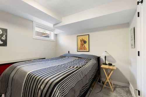 48 Cedargrove Road Sw, Calgary, AB - Indoor Photo Showing Bedroom