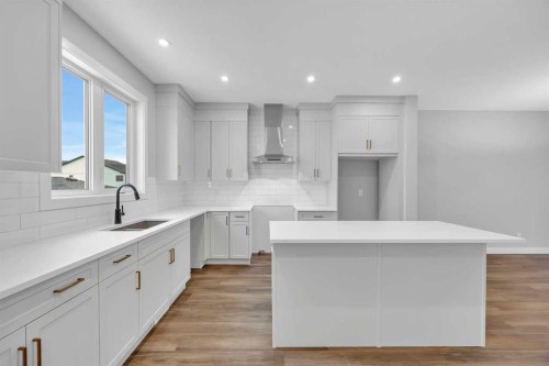 10 Versant Path Sw, Calgary, AB - Indoor Photo Showing Kitchen With Upgraded Kitchen