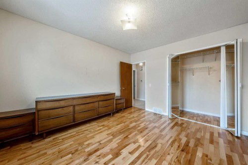 1017 Mckinnon Drive Ne, Calgary, AB - Indoor