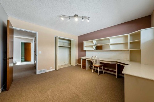 1017 Mckinnon Drive Ne, Calgary, AB - Indoor