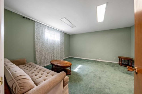 1017 Mckinnon Drive Ne, Calgary, AB - Indoor Photo Showing Other Room