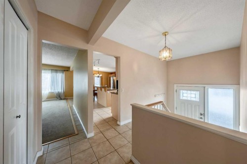 1017 Mckinnon Drive Ne, Calgary, AB - Indoor Photo Showing Other Room