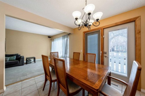 1017 Mckinnon Drive Ne, Calgary, AB - Indoor Photo Showing Dining Room
