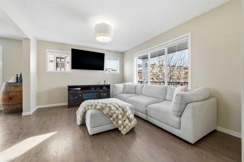 157 Fireside Circle Nw, Cochrane, AB - Indoor Photo Showing Living Room