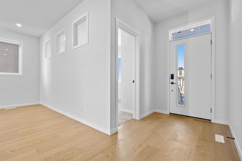 153 Edith Way Nw, Calgary, AB - Indoor Photo Showing Other Room