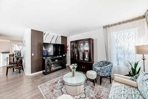 435 Coventry Road Ne, Calgary, AB - Indoor Photo Showing Living Room