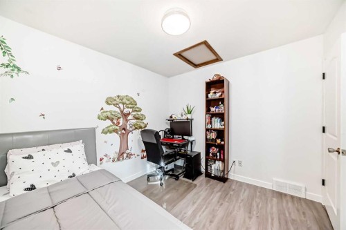 435 Coventry Road Ne, Calgary, AB - Indoor Photo Showing Bedroom