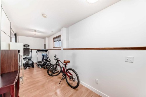 435 Coventry Road Ne, Calgary, AB - Indoor