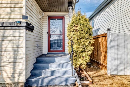 435 Coventry Road Ne, Calgary, AB - Outdoor With Exterior