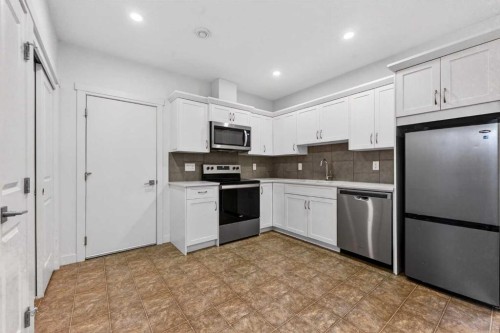 83 Seton Heath Se, Calgary, AB - Indoor Photo Showing Kitchen