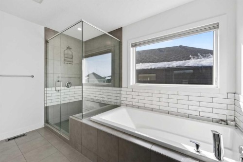 83 Seton Heath Se, Calgary, AB - Indoor Photo Showing Bathroom