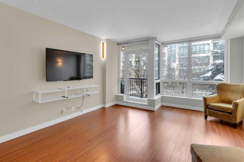 251-222 Riverfront Avenue Sw, Calgary, AB - Indoor Photo Showing Living Room