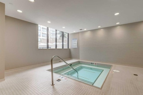 251-222 Riverfront Avenue Sw, Calgary, AB - Indoor Photo Showing Other Room