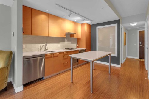 251-222 Riverfront Avenue Sw, Calgary, AB - Indoor Photo Showing Kitchen